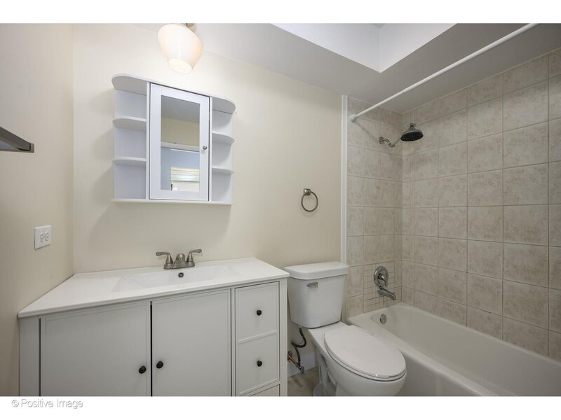 1611 Ashland Avenue Des Plaines IL 60016