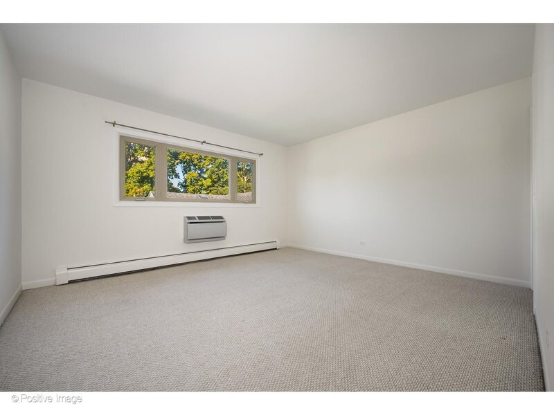 1611 Ashland Avenue Des Plaines IL 60016