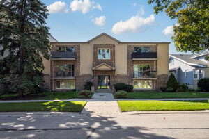 Photo of 1611 Ashland Avenue Des Plaines IL 60016 Unit 303