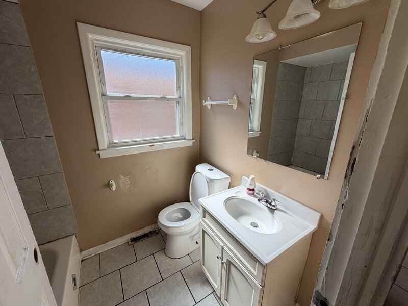 10517 S Cottage Grove Avenue Chicago IL 60628