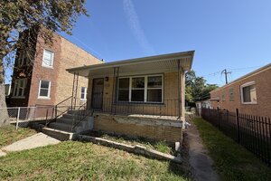 Photo of 10517 S Cottage Grove Avenue Chicago IL 60628