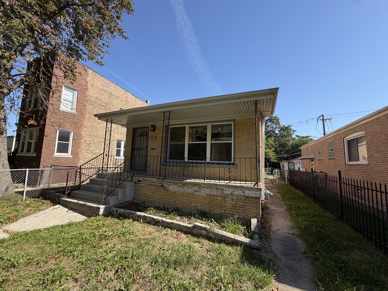 10517 S Cottage Grove Avenue Chicago IL 60628