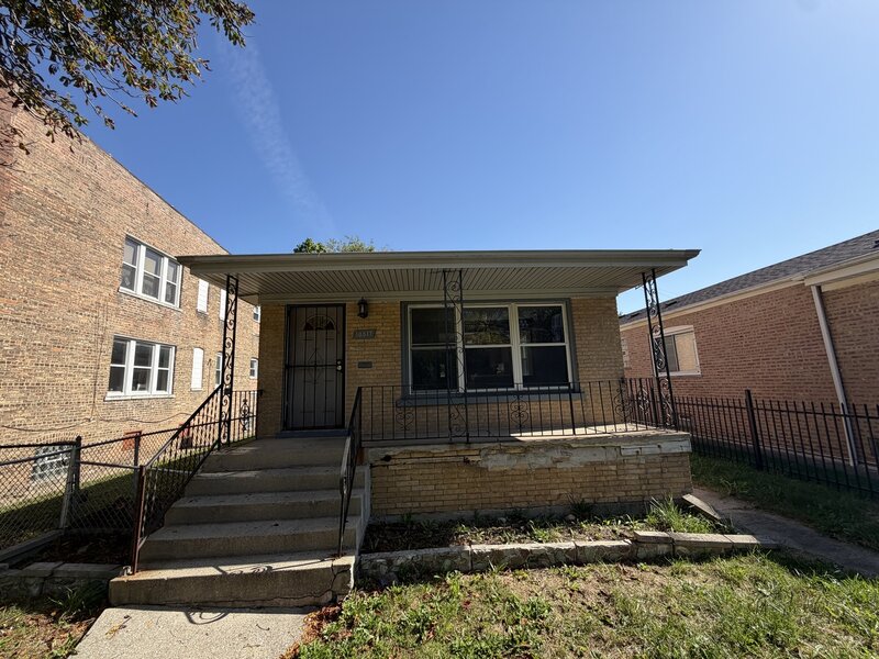 10517 S Cottage Grove Avenue Chicago IL 60628