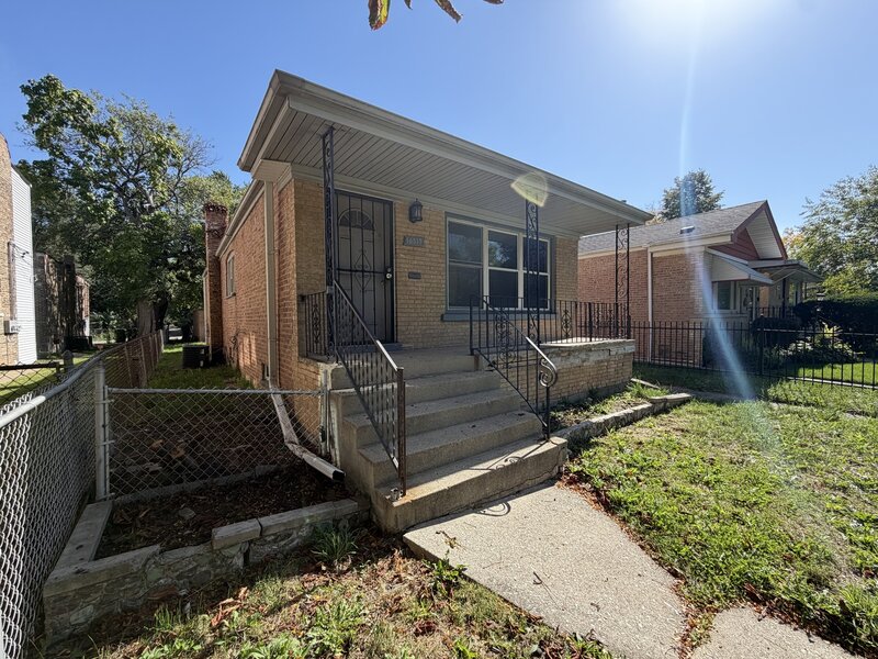 10517 S Cottage Grove Avenue Chicago IL 60628
