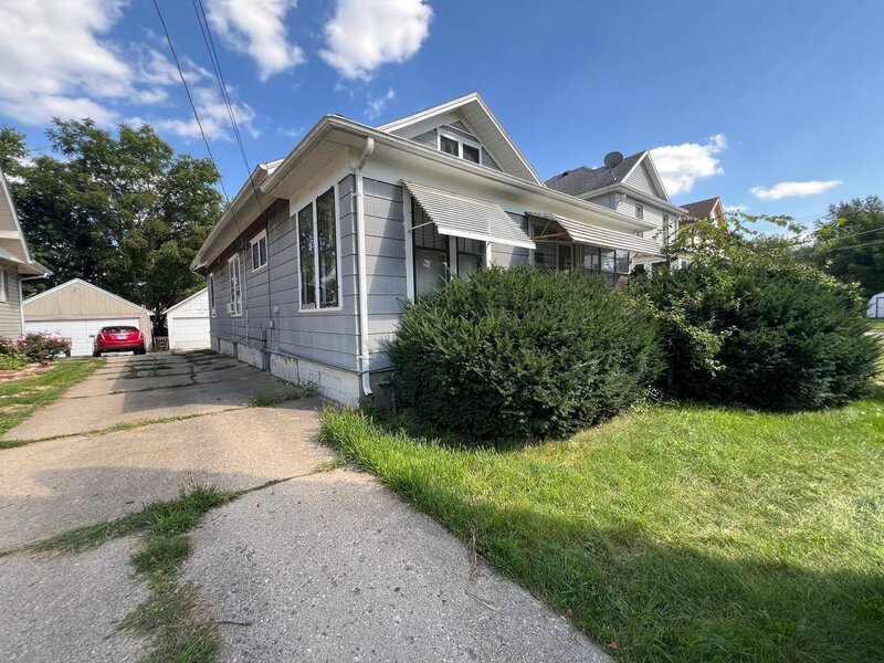 1239 S Float Avenue Freeport IL 61032