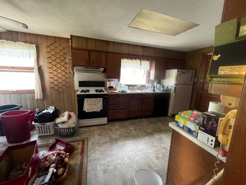1239 S Float Avenue Freeport IL 61032