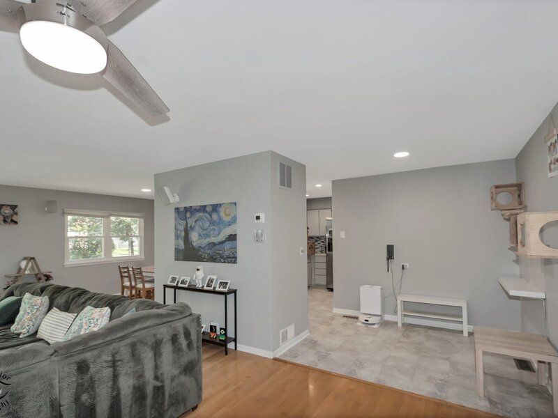 1317 Cumberland Circle Elk Grove Village IL 60007