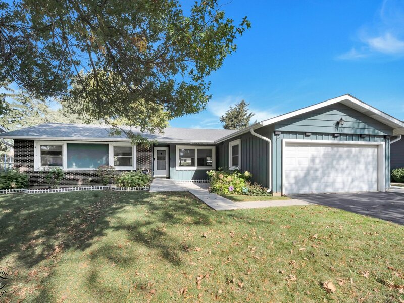 1317 Cumberland Circle Elk Grove Village IL 60007