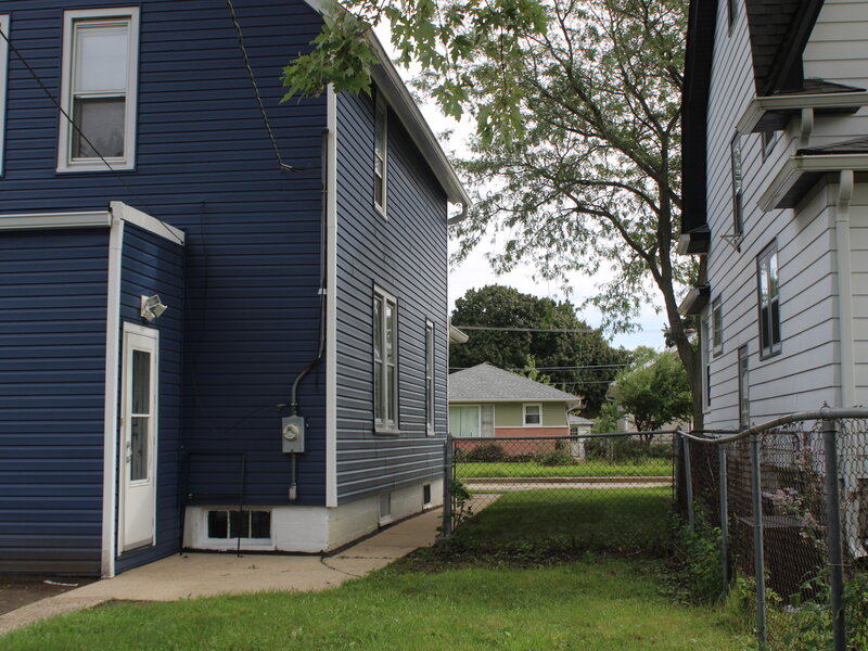 112 Washington Park Waukegan IL 60085