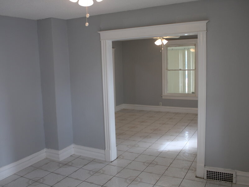 112 Washington Park Waukegan IL 60085
