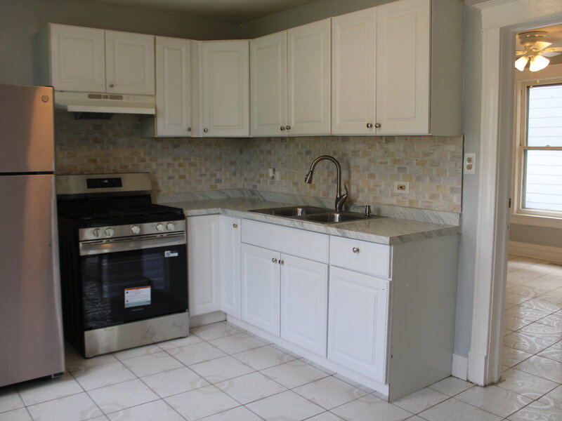 112 Washington Park Waukegan IL 60085