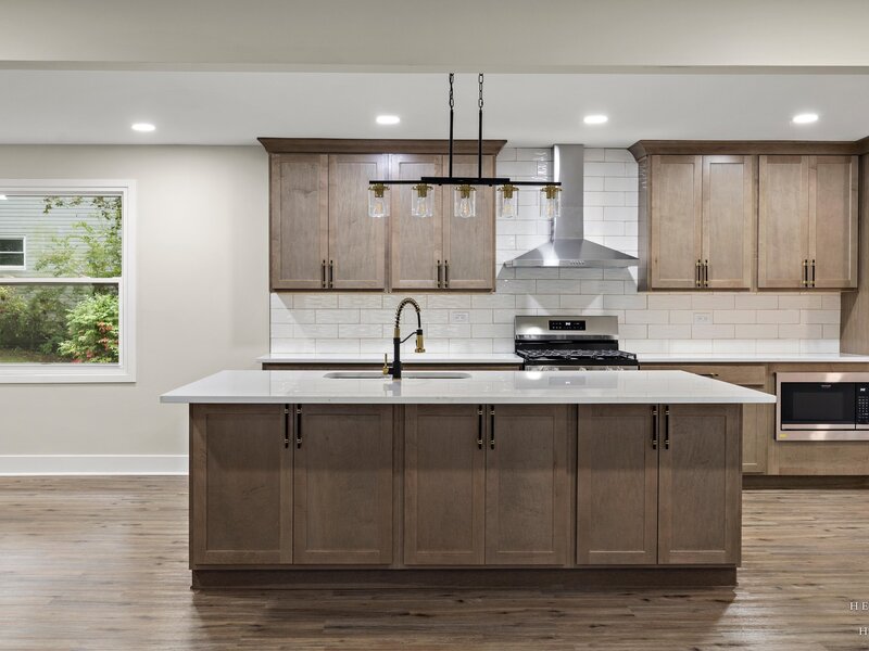 355 Hiawatha Drive Lake In The Hills IL 60156
