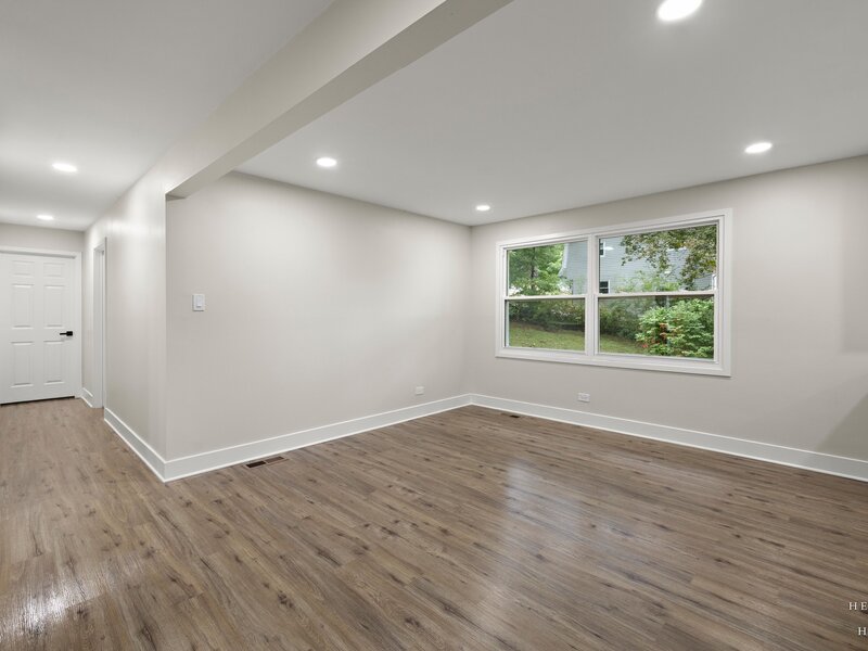 355 Hiawatha Drive Lake In The Hills IL 60156