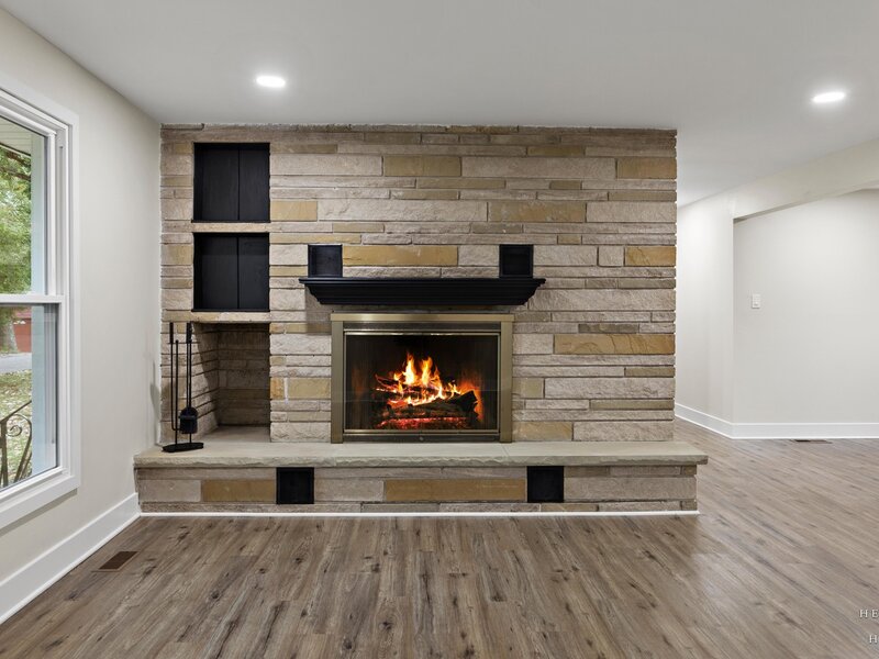 355 Hiawatha Drive Lake In The Hills IL 60156