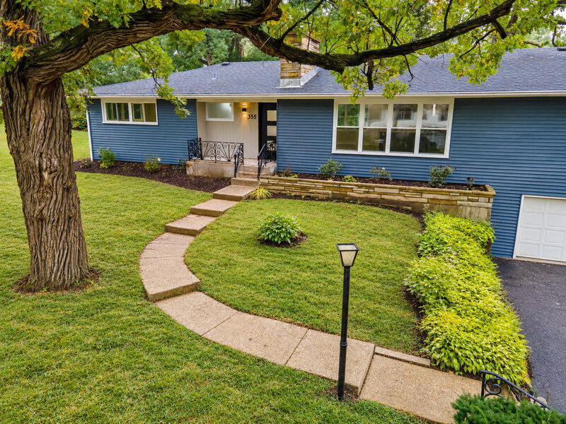 355 Hiawatha Drive Lake In The Hills IL 60156
