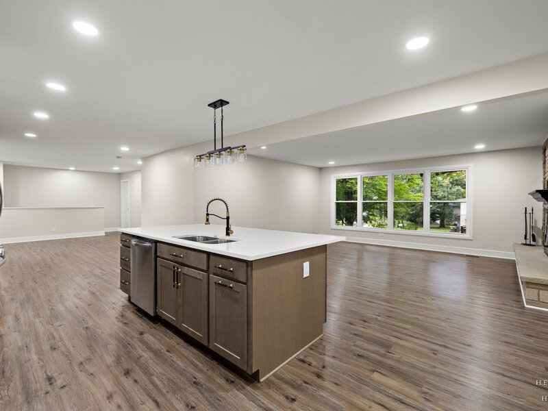 355 Hiawatha Drive Lake In The Hills IL 60156