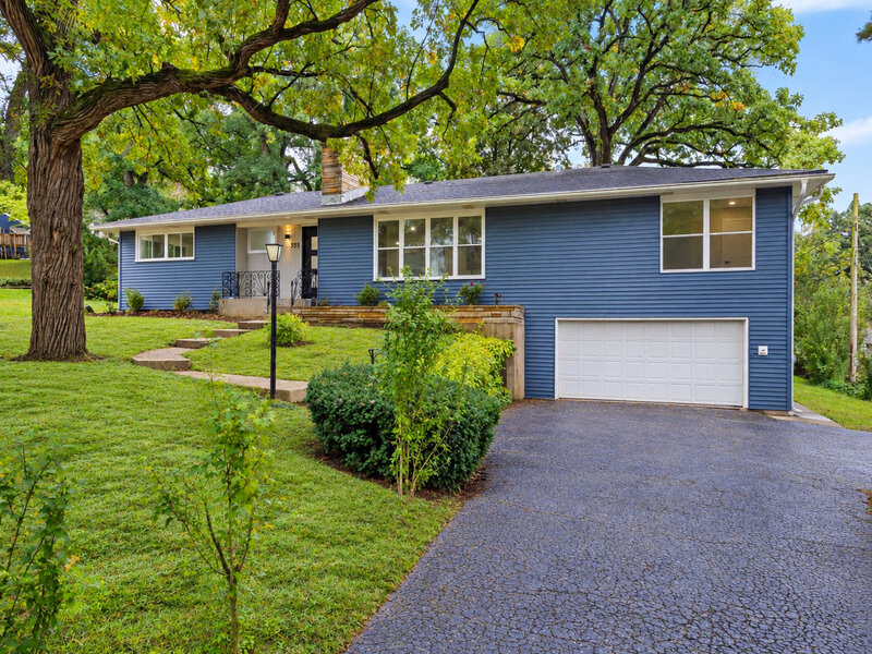 355 Hiawatha Drive Lake In The Hills IL 60156