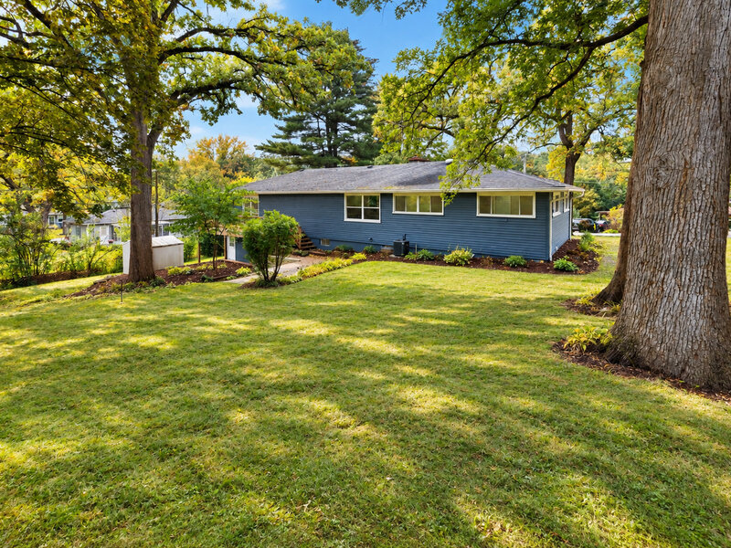 355 Hiawatha Drive Lake In The Hills IL 60156
