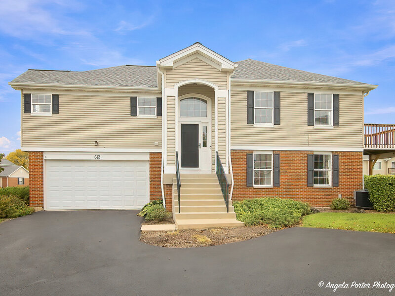 613 Legend Lane Mchenry IL 60050
