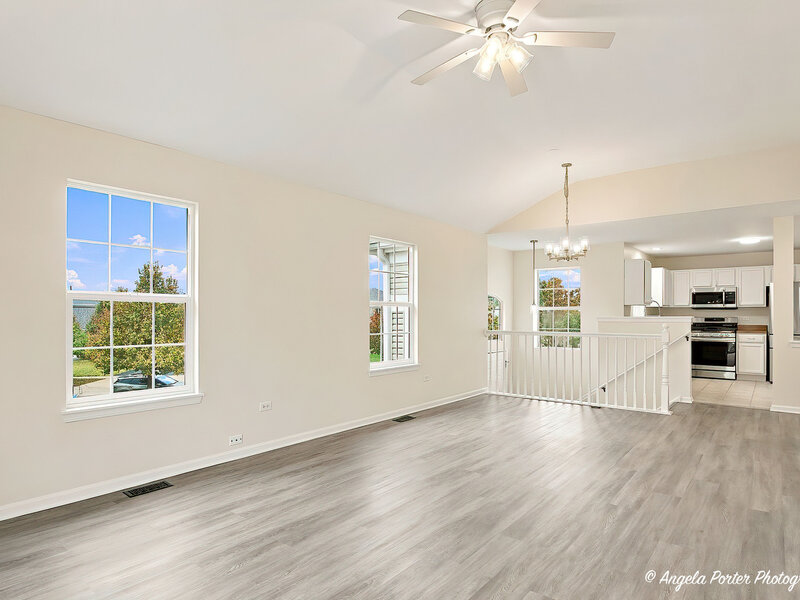 613 Legend Lane Mchenry IL 60050