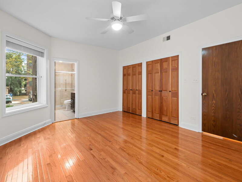 5443 S Cornell Avenue Chicago IL 60615