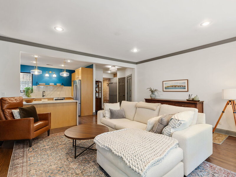 5055 N Winchester Avenue Chicago IL 60640