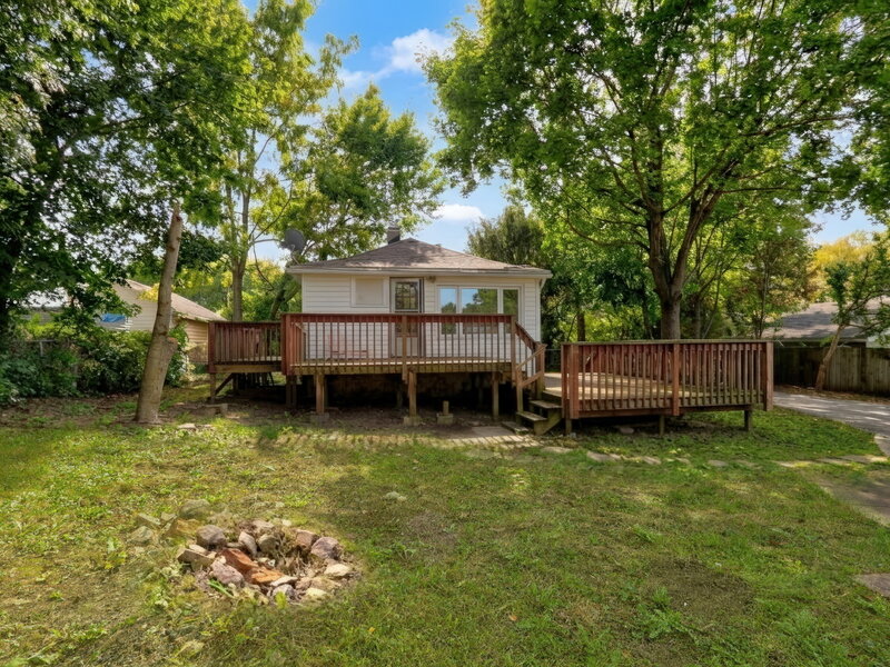 26110 W Lakeview Avenue Ingleside IL 60041