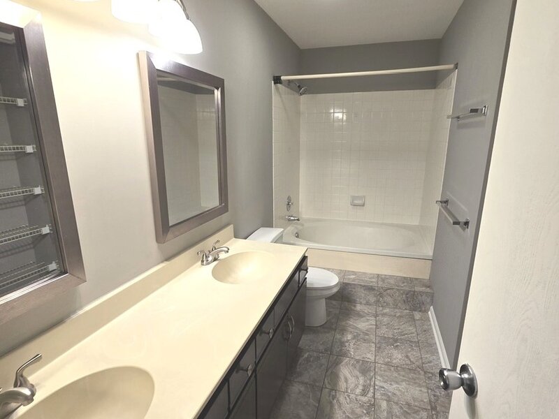 1672 Pebble Beach Circle Elgin IL 60123