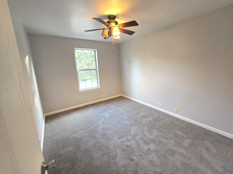 1672 Pebble Beach Circle Elgin IL 60123