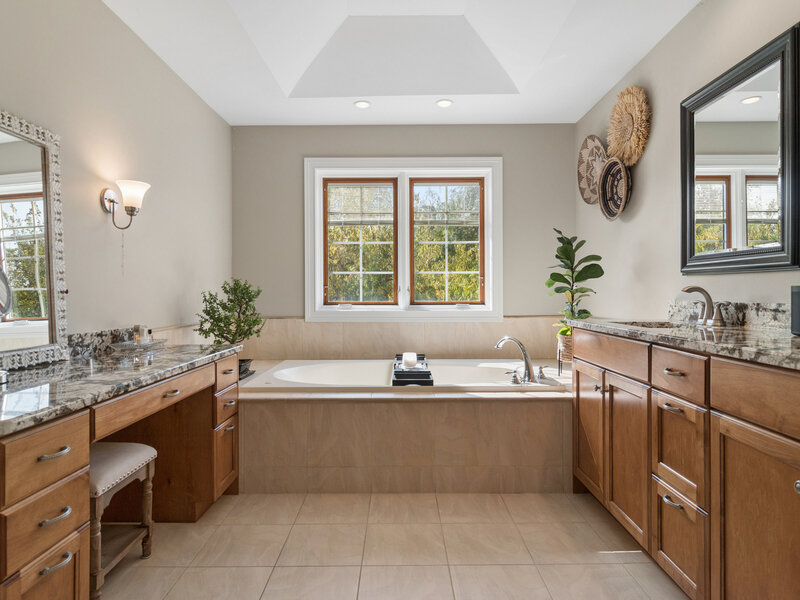 90 Waters Edge Court Glen Ellyn IL 60137