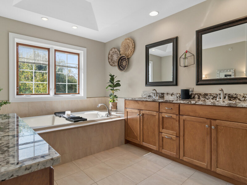 90 Waters Edge Court Glen Ellyn IL 60137