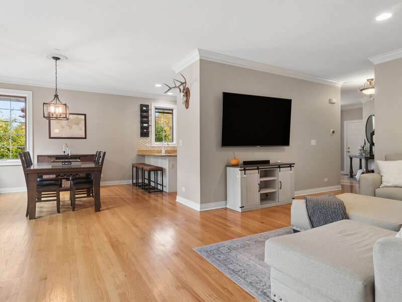 90 Waters Edge Court Glen Ellyn IL 60137
