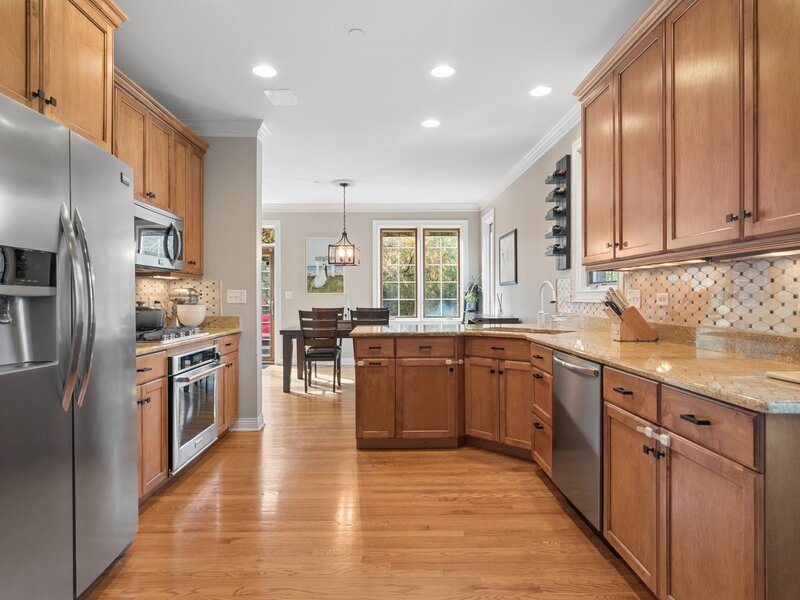 90 Waters Edge Court Glen Ellyn IL 60137