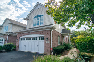 Photo of 90 Waters Edge Court Glen Ellyn IL 60137