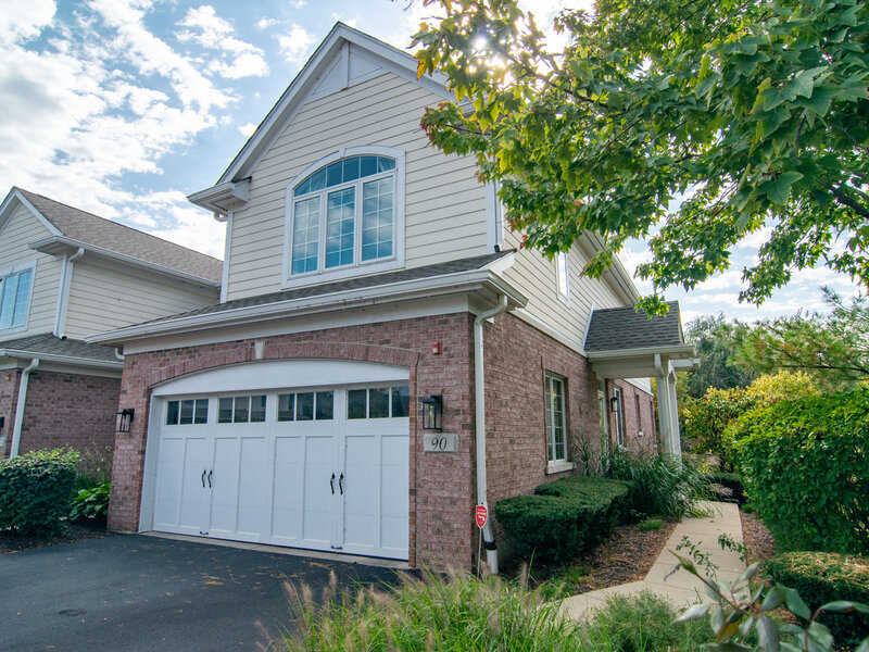 90 Waters Edge Court Glen Ellyn IL 60137