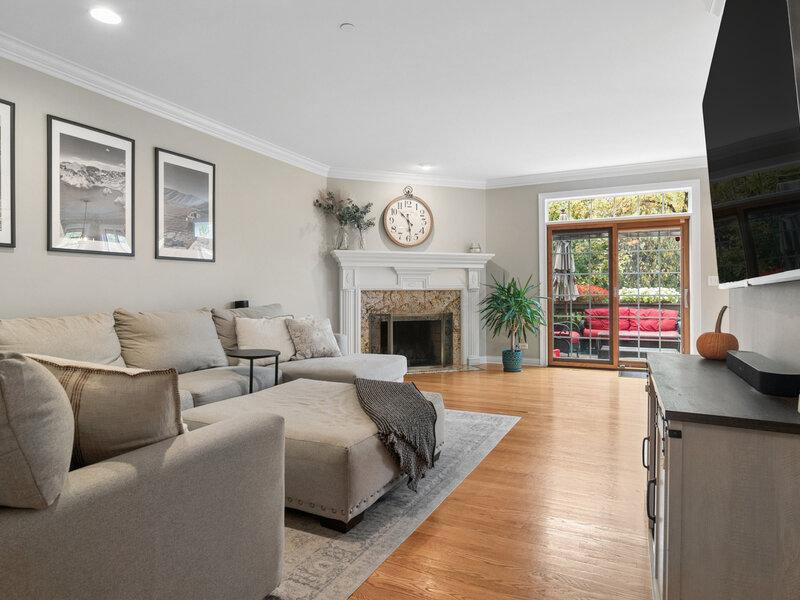 90 Waters Edge Court Glen Ellyn IL 60137