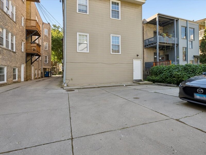 1304 W Carmen Avenue Chicago IL 60640