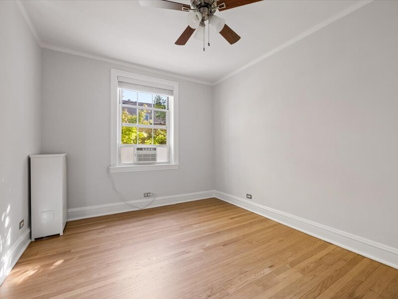 1304 W Carmen Avenue Chicago IL 60640