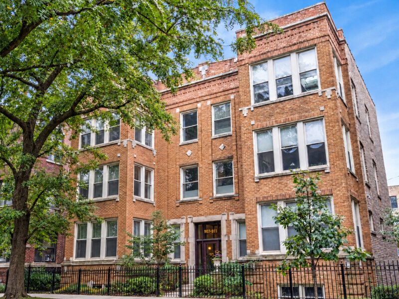 907 W Margate Terrace Chicago IL 60640