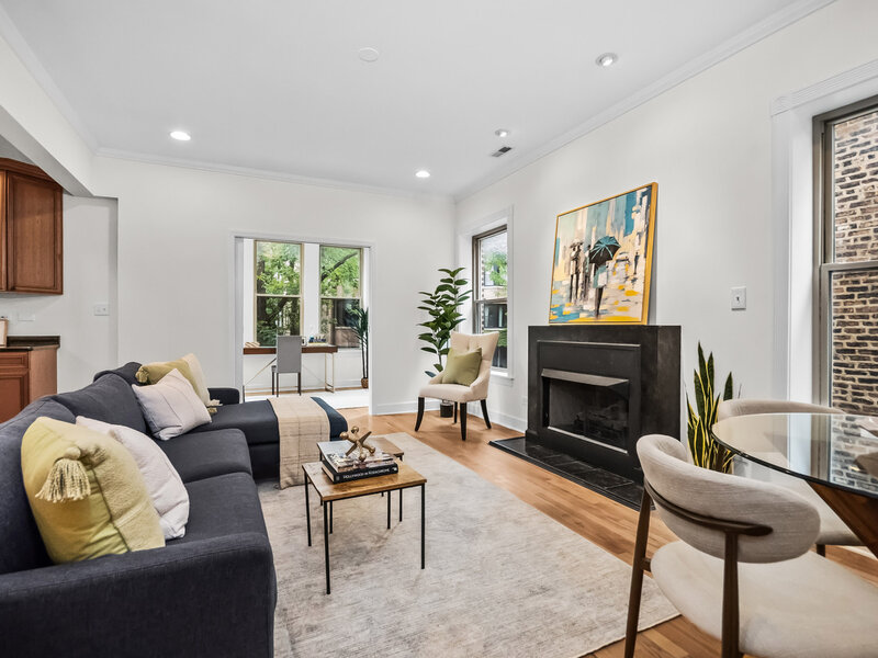 907 W Margate Terrace Chicago IL 60640