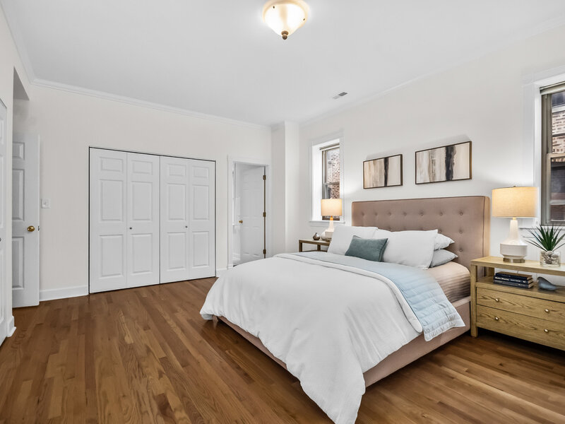 907 W Margate Terrace Chicago IL 60640