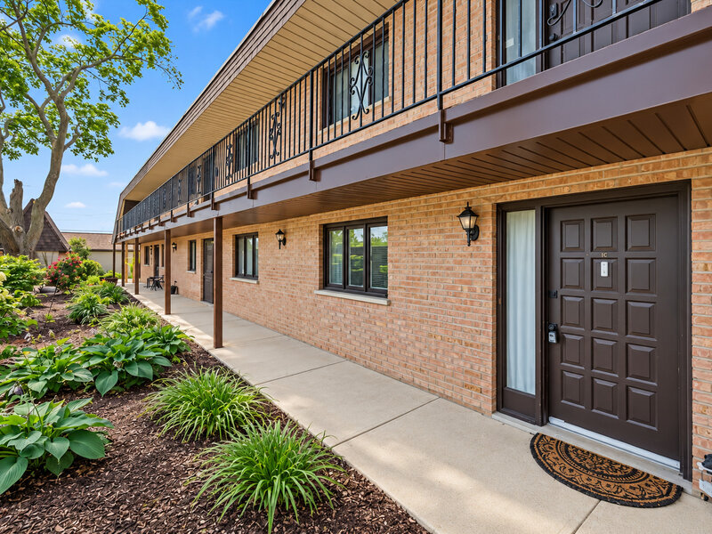 520 E Main Street Barrington IL 60010