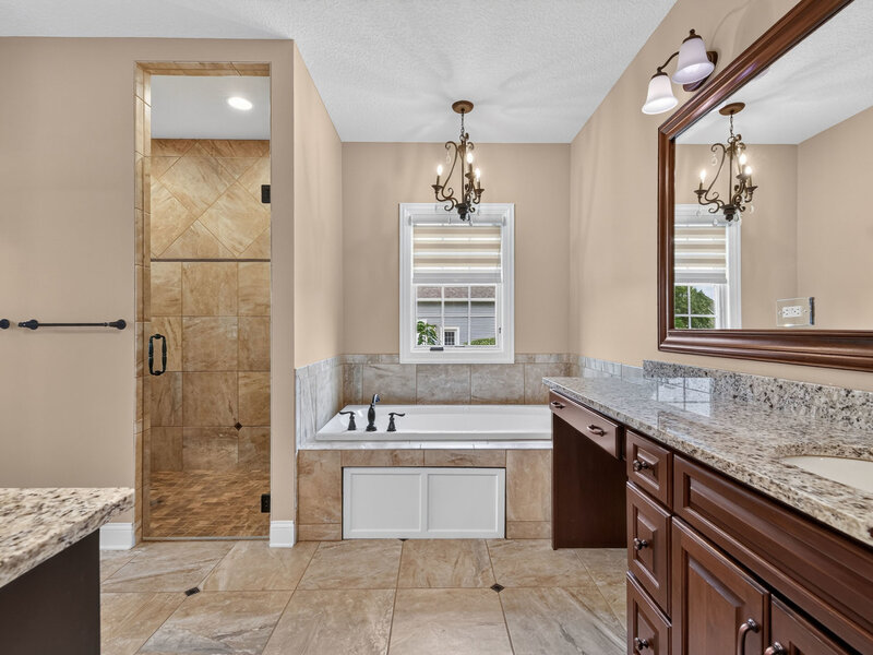 3934 Grayhawk Court Bettendorf IA 52722