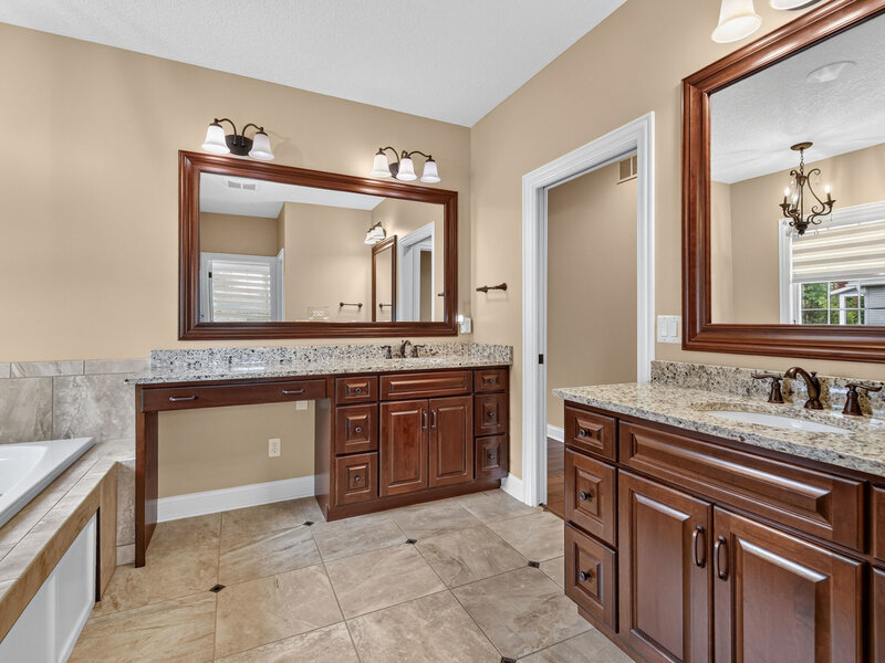 3934 Grayhawk Court Bettendorf IA 52722