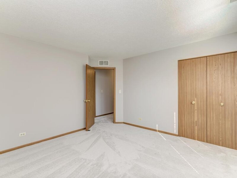 216 Stoneybrook Lane Bloomingdale IL 60108