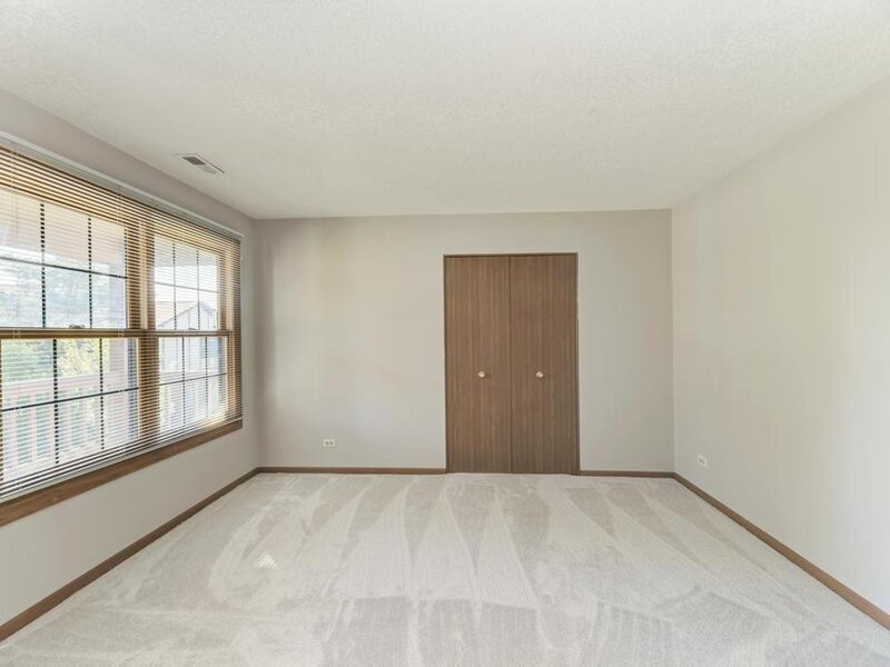 216 Stoneybrook Lane Bloomingdale IL 60108