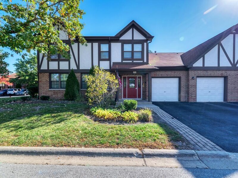 216 Stoneybrook Lane Bloomingdale IL 60108
