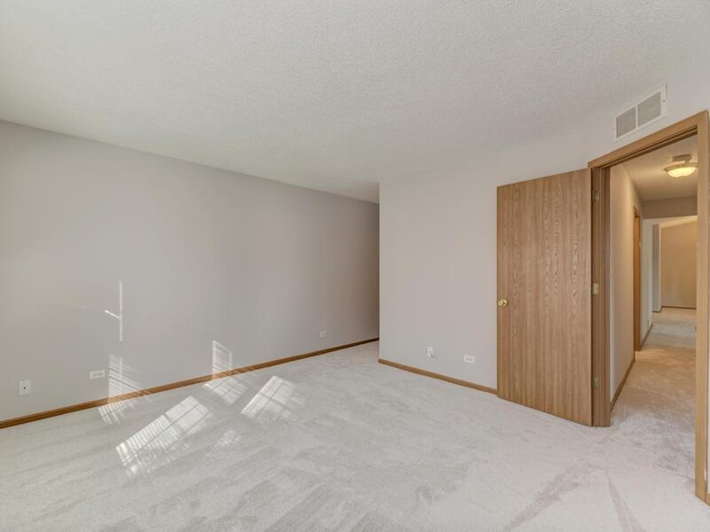 216 Stoneybrook Lane Bloomingdale IL 60108