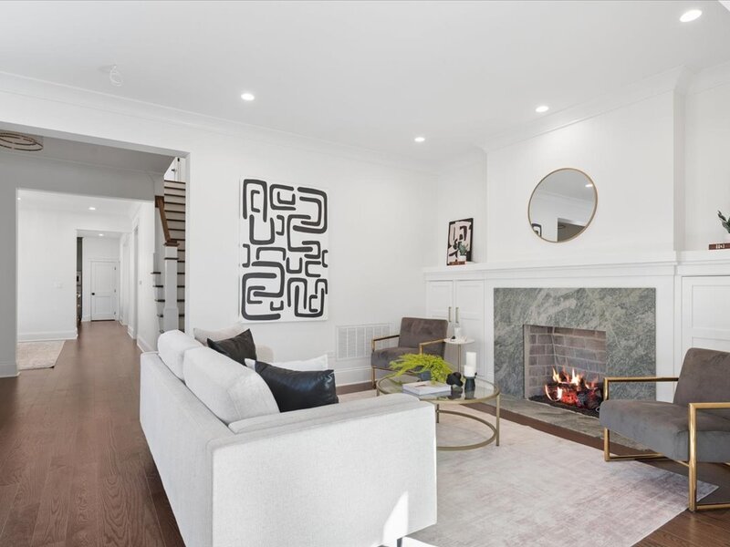 2616 W Sunnyside Avenue Chicago IL 60625