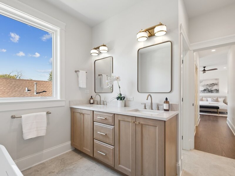 2616 W Sunnyside Avenue Chicago IL 60625